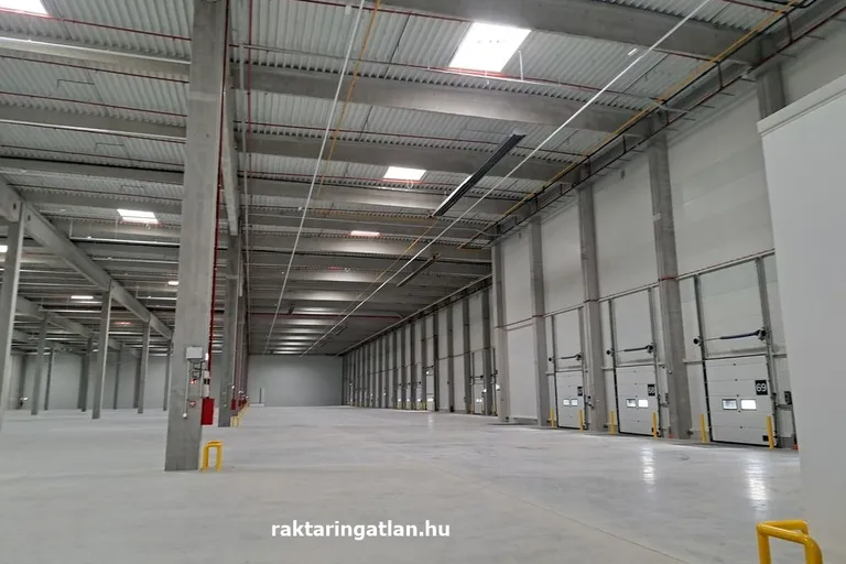 Ipari ingatlan kiadó 5 027 m2 Maglód M0-as autóút mellett