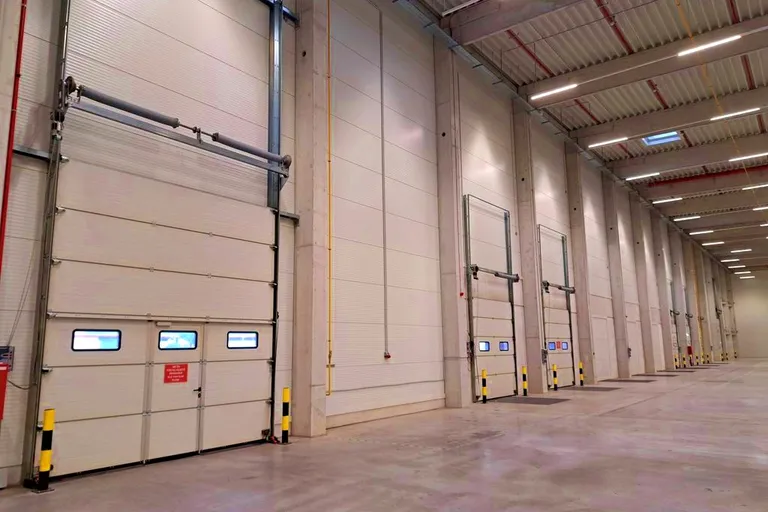 Raktár kiadó 2 175 m2 Budapest Rákospalota M3-as autópálya mellett