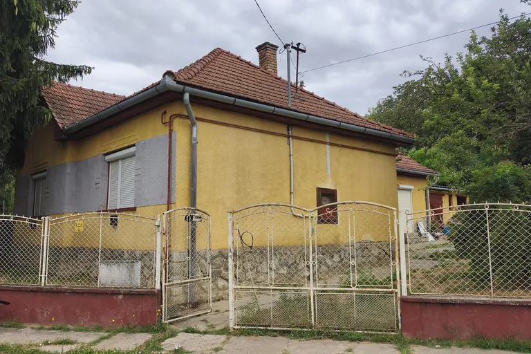 Kocsolán, 87 m2-es, 3 szobás családi ház, garázzsal, nagy telekkel alkalmi áron Eladó!