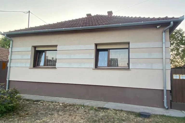 Lajosmizsén felújított 3 szobás, családi ház kiváló helyen, nagy terasszal eladó!