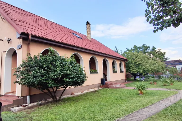 Hívja a tulajdonost: Antal Dóra +36309202531