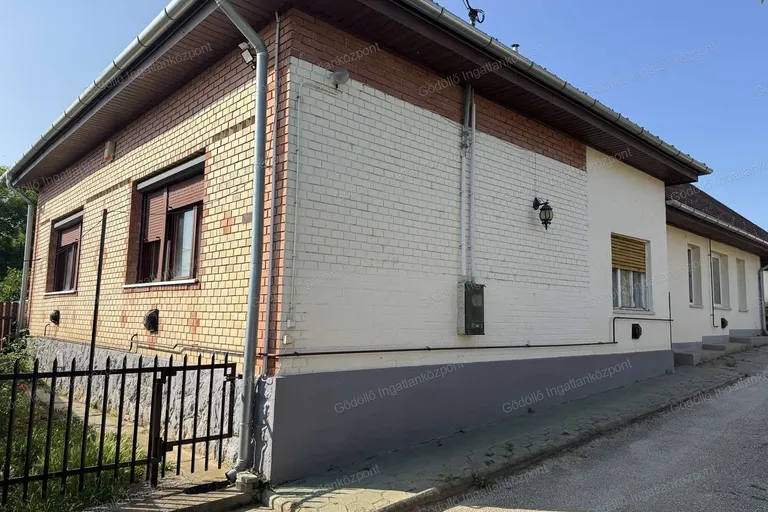 Eladó családi ház – Vácszentlászló