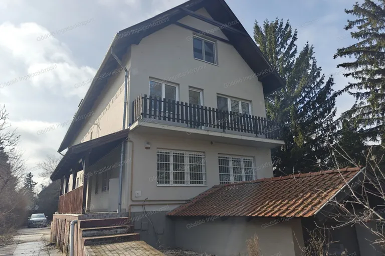 Eladó családi ház – Budapest