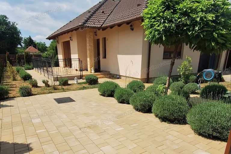 Eladó ikerház – Gödöllő