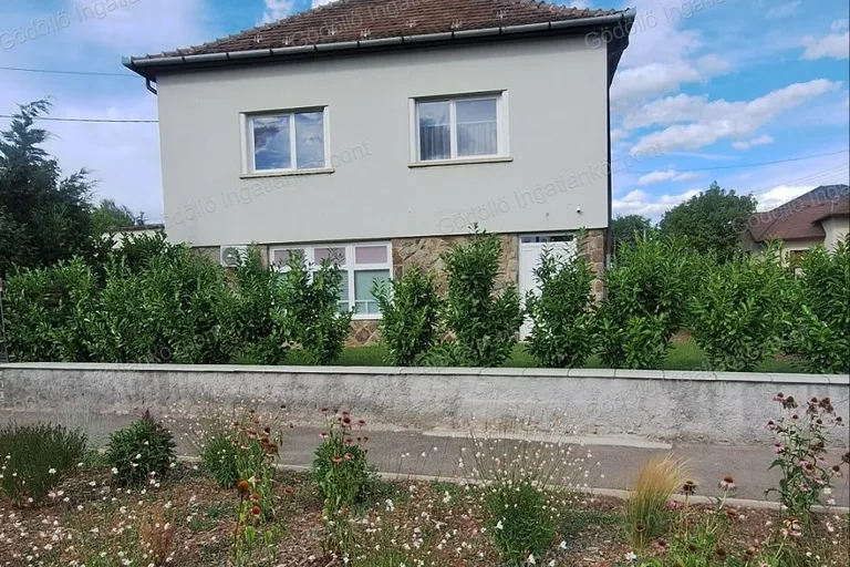 Eladó téglalakás – Gödöllő