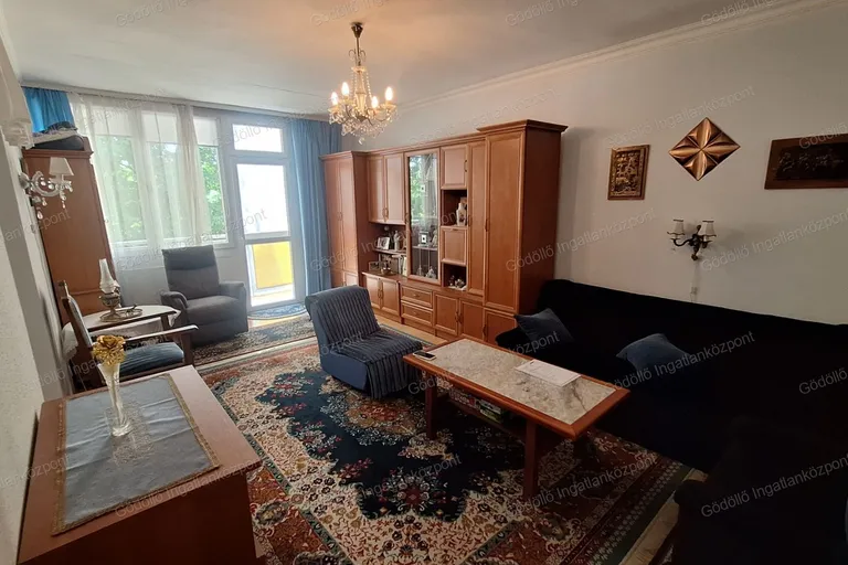 Eladó téglalakás – Gödöllő