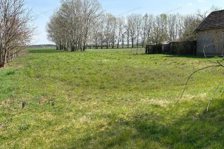Eladó 2192 m2-es építési telek Zalaerdődön!
