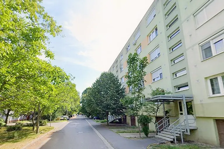 Hívja a tulajdonost, elérhetőségével kapcsolatban keressen minket!