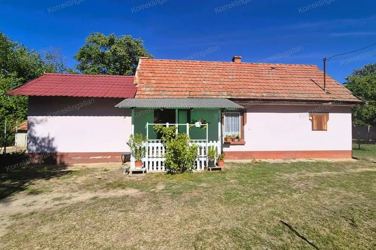 Eladó családi ház – Kecskemét