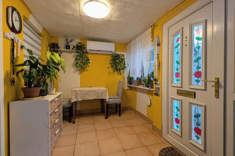 2 háló+ nappalis kertes ház Kecskemét- Rendőrfaluban