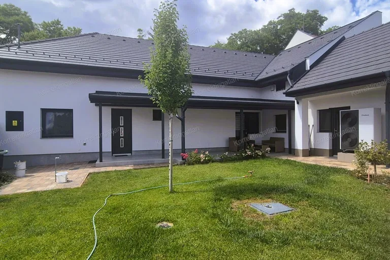 Prémium hőszivattyús ház 80 nm-es garázzsal eladó a belvárosban!