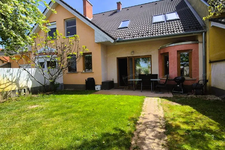 Eladó családi ház – Kecskemét