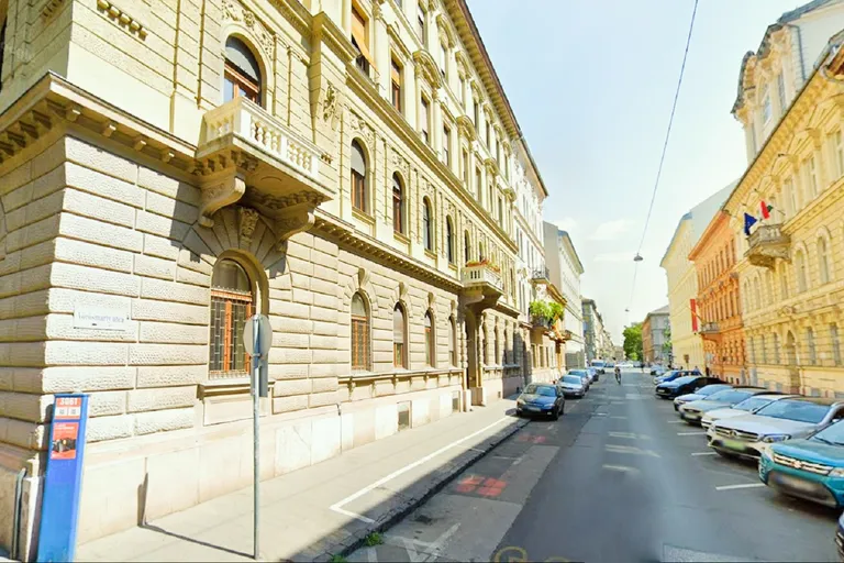 Hívja a tulajdonost! Elérhetőségével kapcsolatban keressen minket.