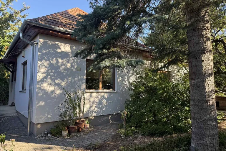 Eladó családi ház – Gödöllő