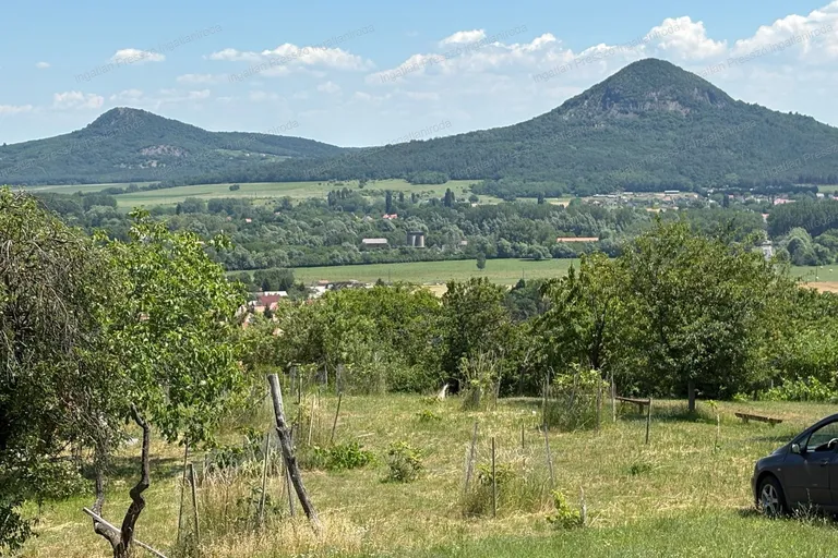 Eladó zártkerti gazdasági épület a Szent György-hegy Kisapáti részén!