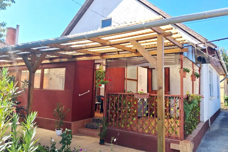 Hívja a tulajdonost, elérhetőségével kapcsolatban keressen minket!