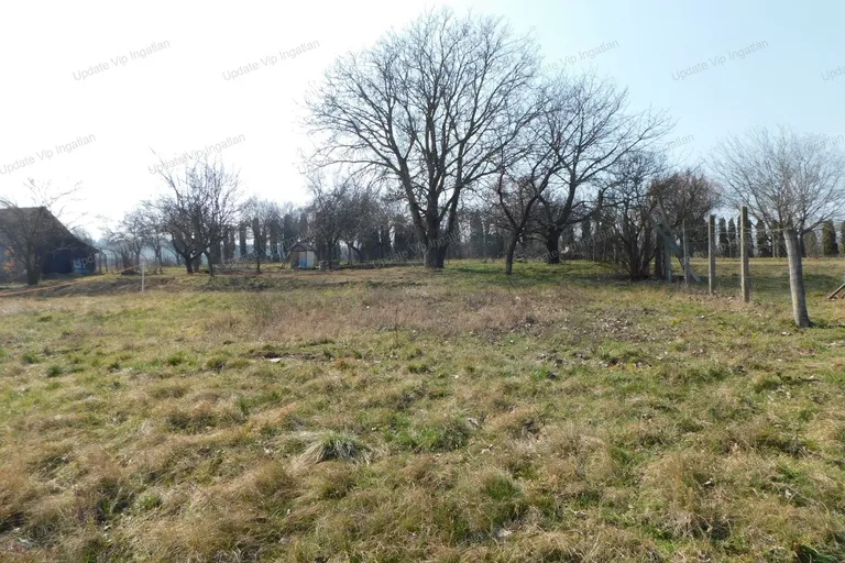 Balatonföldváron panorámás építési telek eladó!