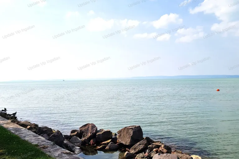 SIÓFOK ARANYPARTON FELÚJÍTOTT, EGÉSZ ÉVBEN HASZNOSÍTHATÓ PANZIÓ ELADÓ!