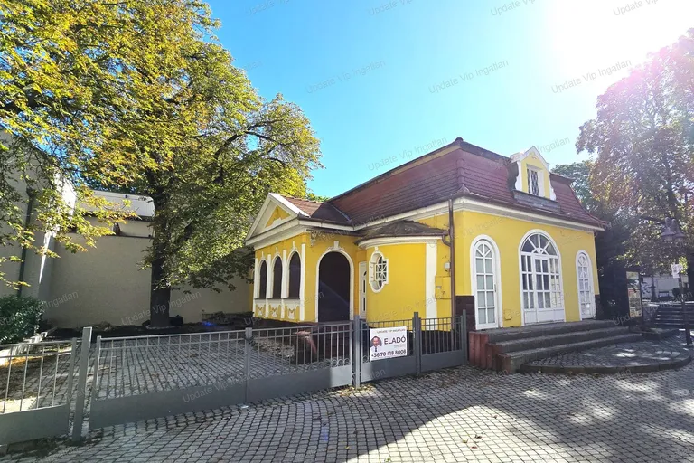 Eladó villa Siófok belvárosában, alkalmas lehet befektetésnek, otthonnak, nyaralónak!