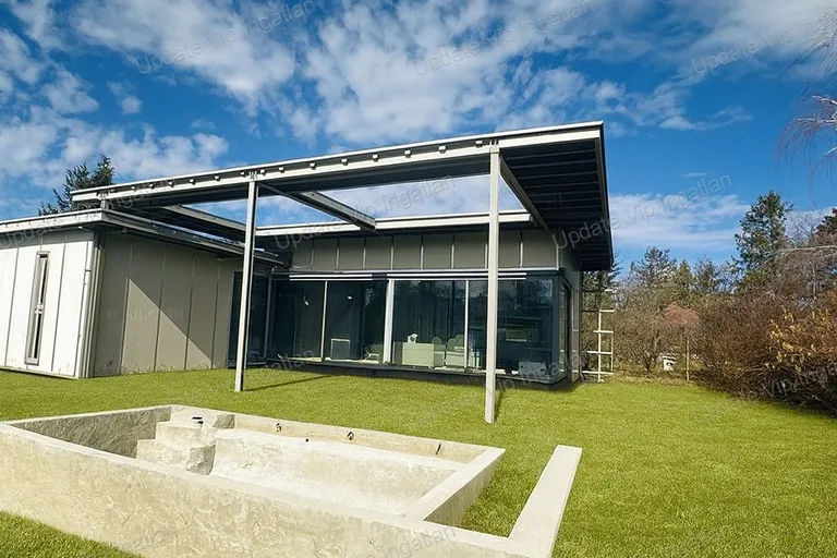 Zamárdiban vízközeli ,új építésű medencés luxusház eladó!
