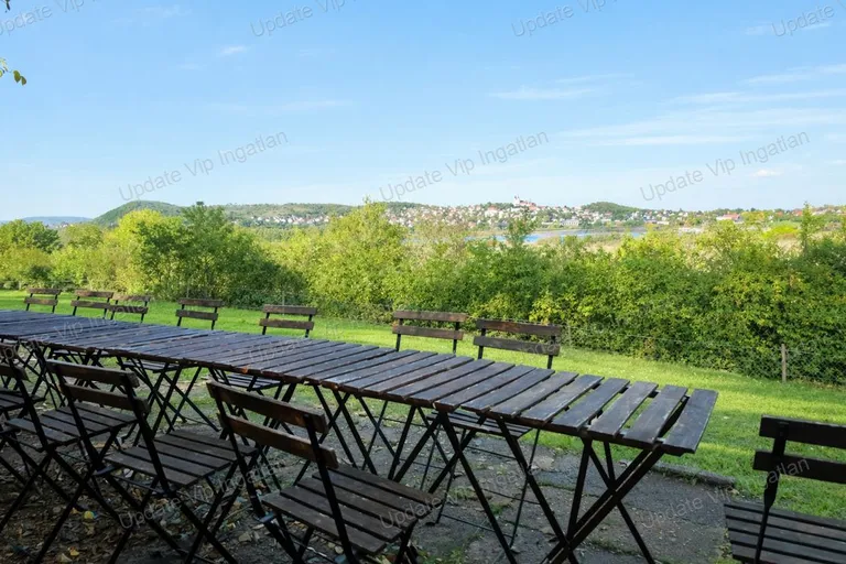 Panorámás zártkerti ingatlan eladó Tihanyban – kivételes adottságokkal!