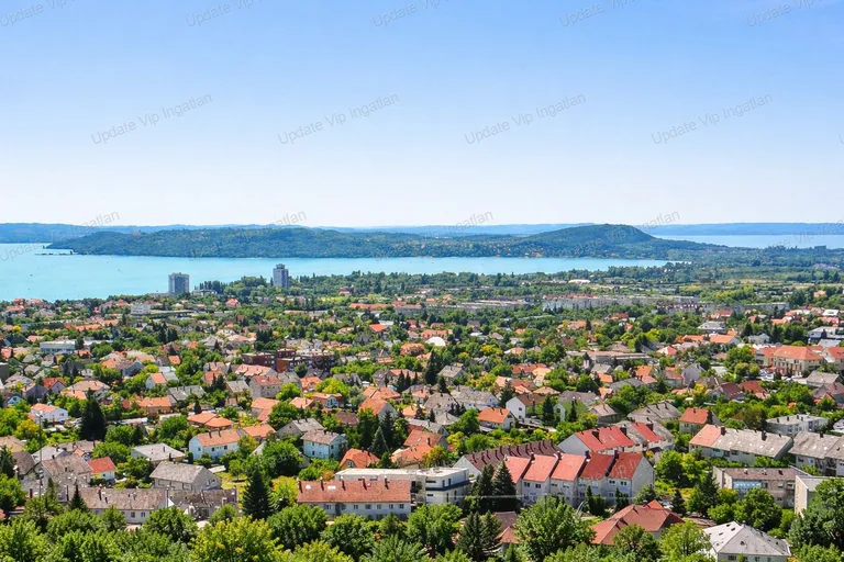 Eladó panorámás építési telek Balatonfüreden