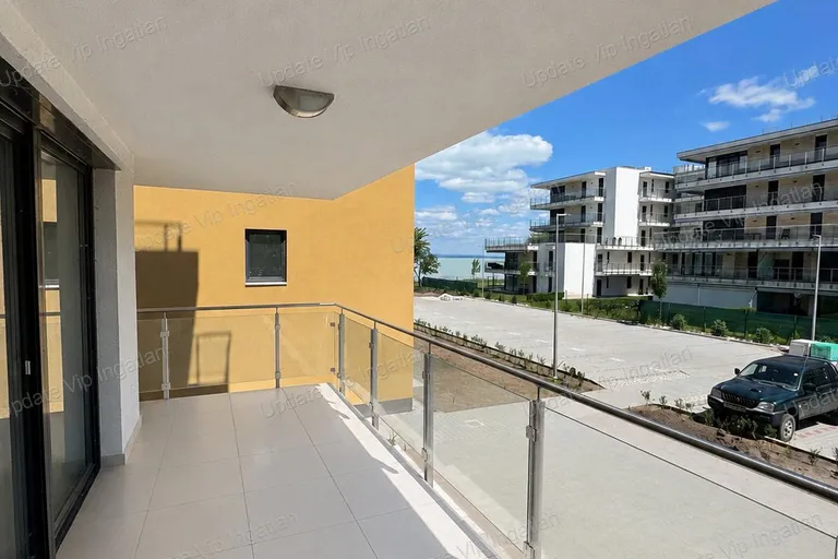 SIÓFOK EZÜSTPART – PRÉMIUM ÚJ ÉPÍTÉSŰ, VÍZPARTI,MEDENCÉS, PANORÁMÁS LAKÁS ELADÓ!