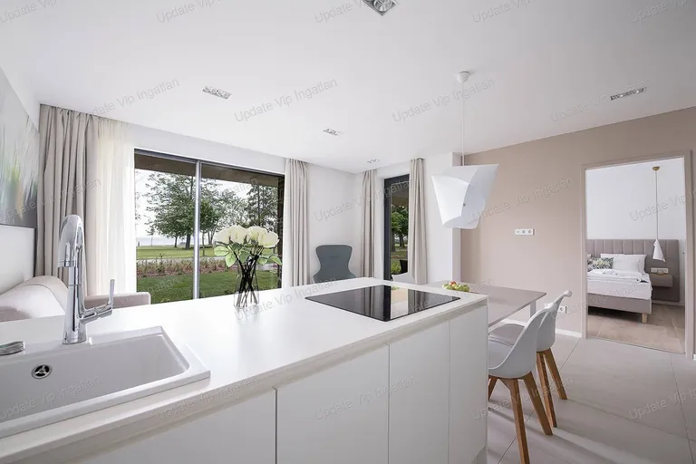 LUXUS APARTMAN TIHANYBAN, KÖZVETLENÜL A BALATON KÖZELÉBEN – PANORÁMÁVAL ÉS PARKOLÓVAL!