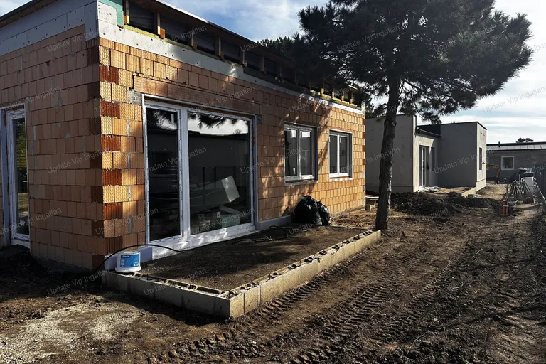 Siófok Sóstón új építésű nyaraló eladó!